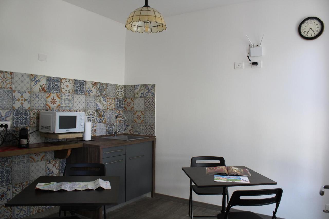 Praga Hotel Серавале Скривия Екстериор снимка
