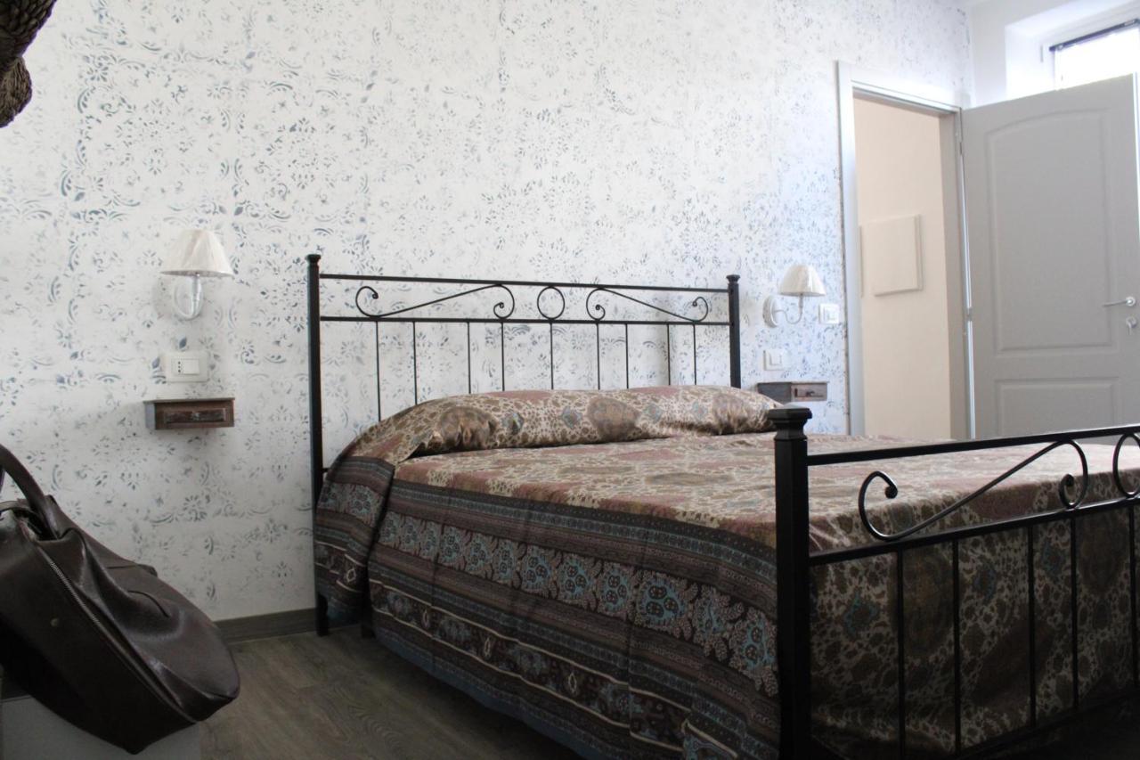 Praga Hotel Серавале Скривия Екстериор снимка